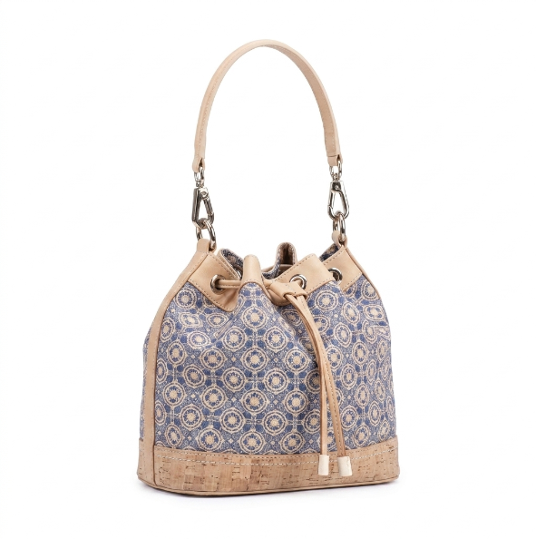 Sac-seau à motif de carreaux bleus – base en liège, fermeture par cordon de serrage