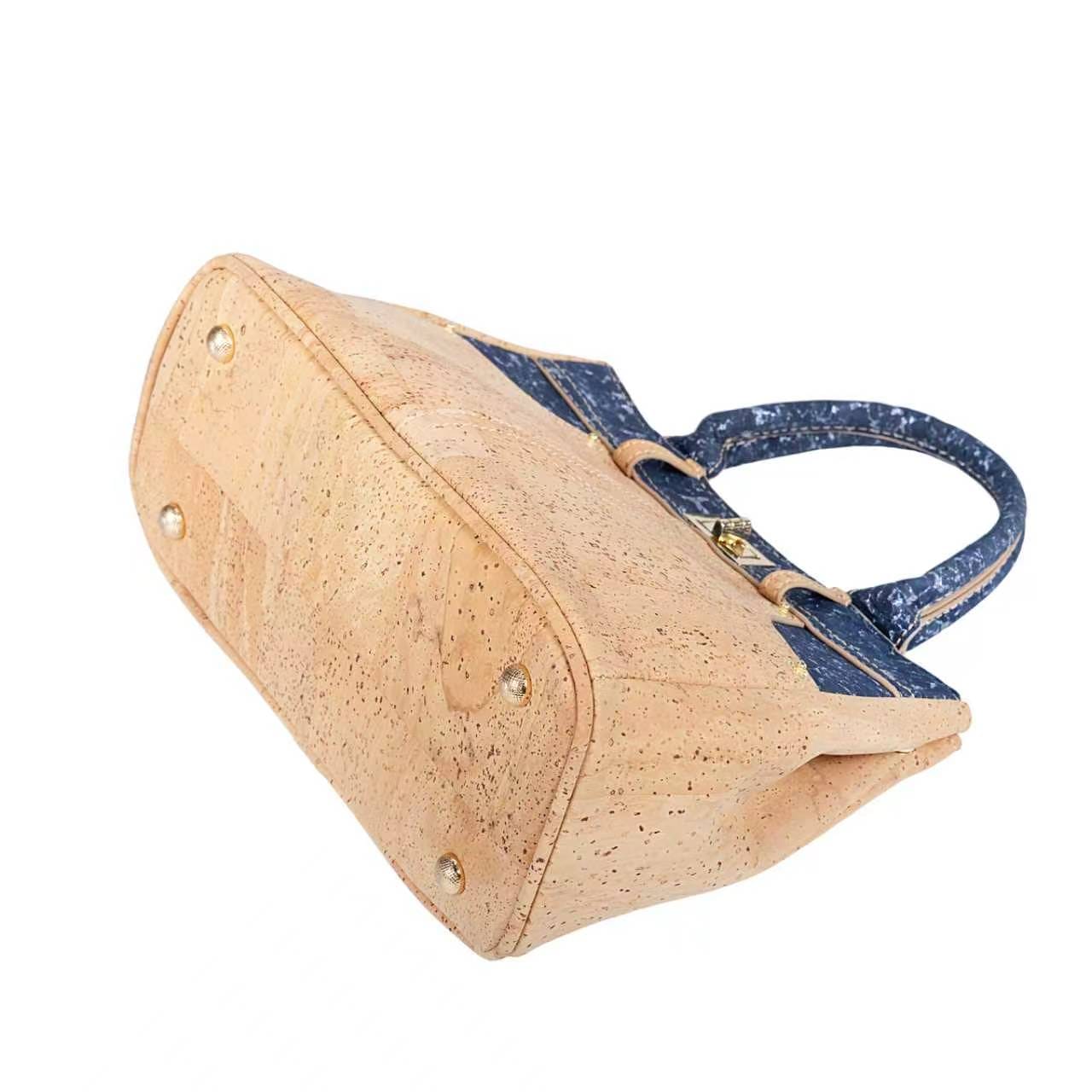 Sac à main en liège moucheté d'or avec finitions à motif denim et fermoir rotatif