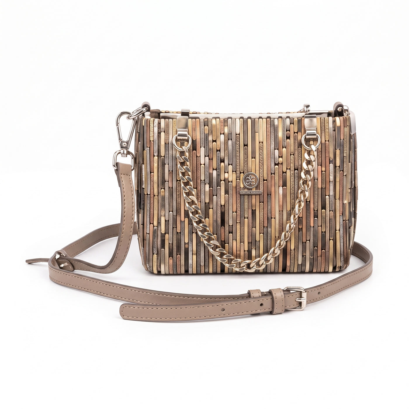 Sac boîte en perles métallisées – Détail chaîne dorée, bandoulière en cuir amovible