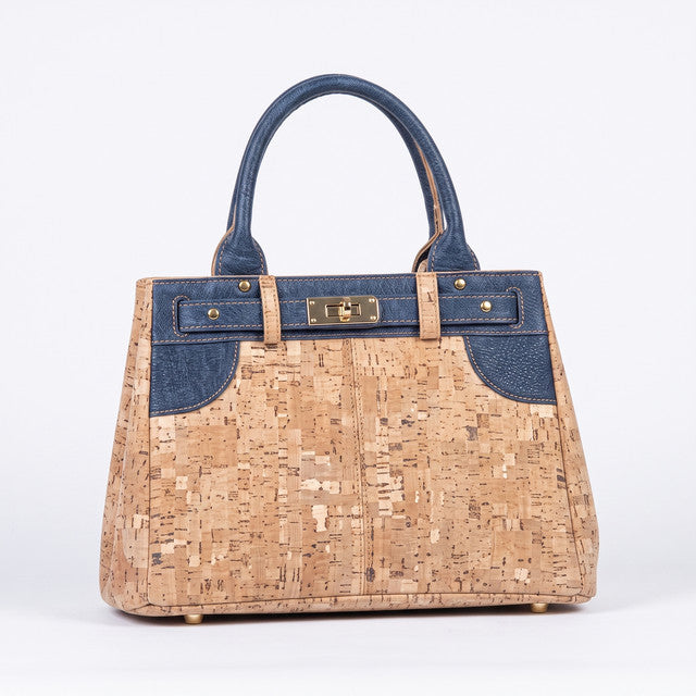 Sac à main en liège naturel avec finitions en cuir bleu marine et fermoir rotatif doré